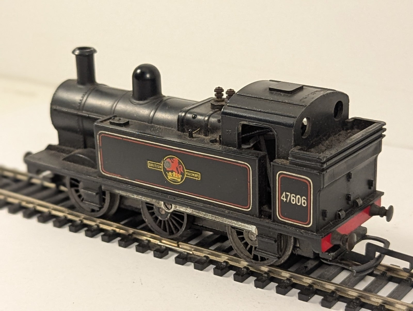 Tri-ang OO Gauge Class 3F Jinty 0-6-0T Locomotive 47606 BR Black