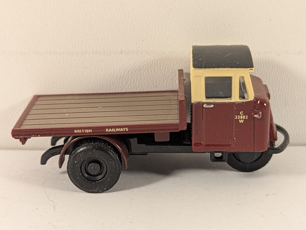 Oxford Diecast OO Gauge Scammell Scarab Flatbed Die-cast Vehicle JXA 495