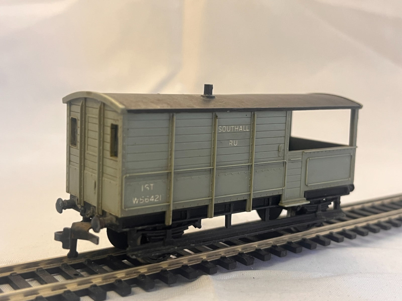 Hornby Dublo OO Gauge WR 16 Ton Brake Van Southall