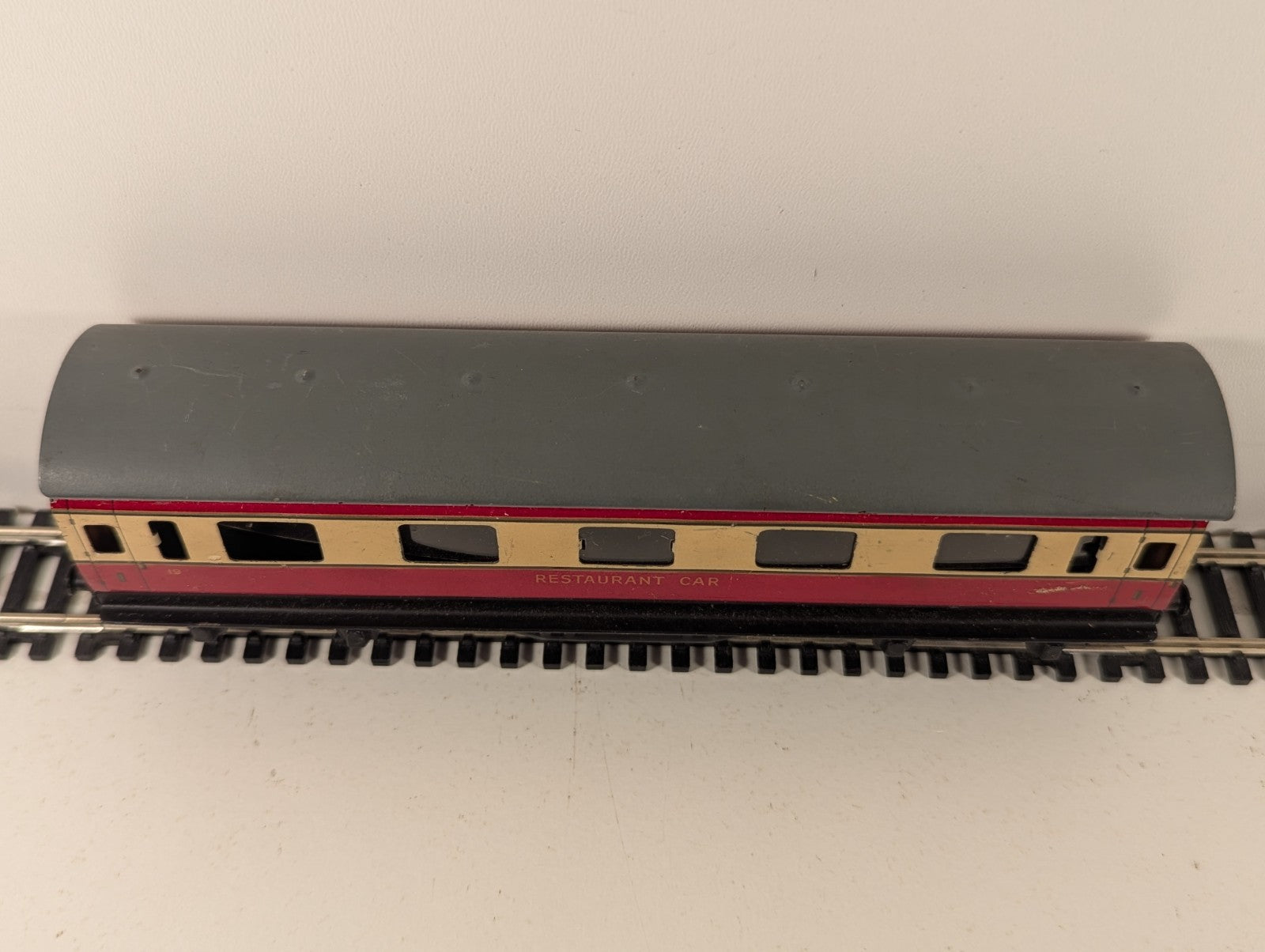 Trix Twin Railway OO Gauge Restaurant Car Red & Cream