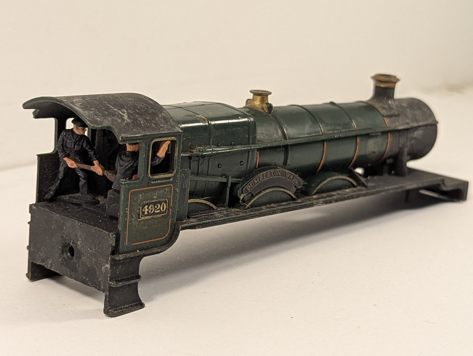 Tri-ang OO Gauge Class 4900 Hall Class 'Dumbleton Hall' Locomotive Body Shell