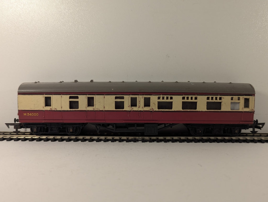 Tri-ang OO Gauge BR Mk1 Brake Second Coach Passenger Coach M34000