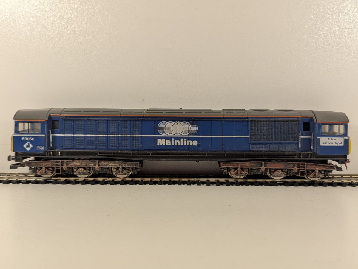 Hornby OO Gauge Class 58 Co-Co 'Toton Traction Depot' Diesel Loco