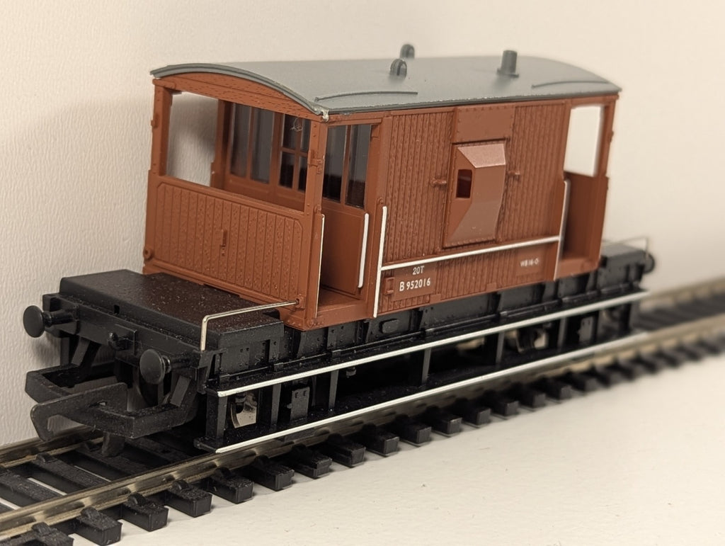 Hornby R6119 – BR 20 Ton Brake Van (B952005) – OO Gauge