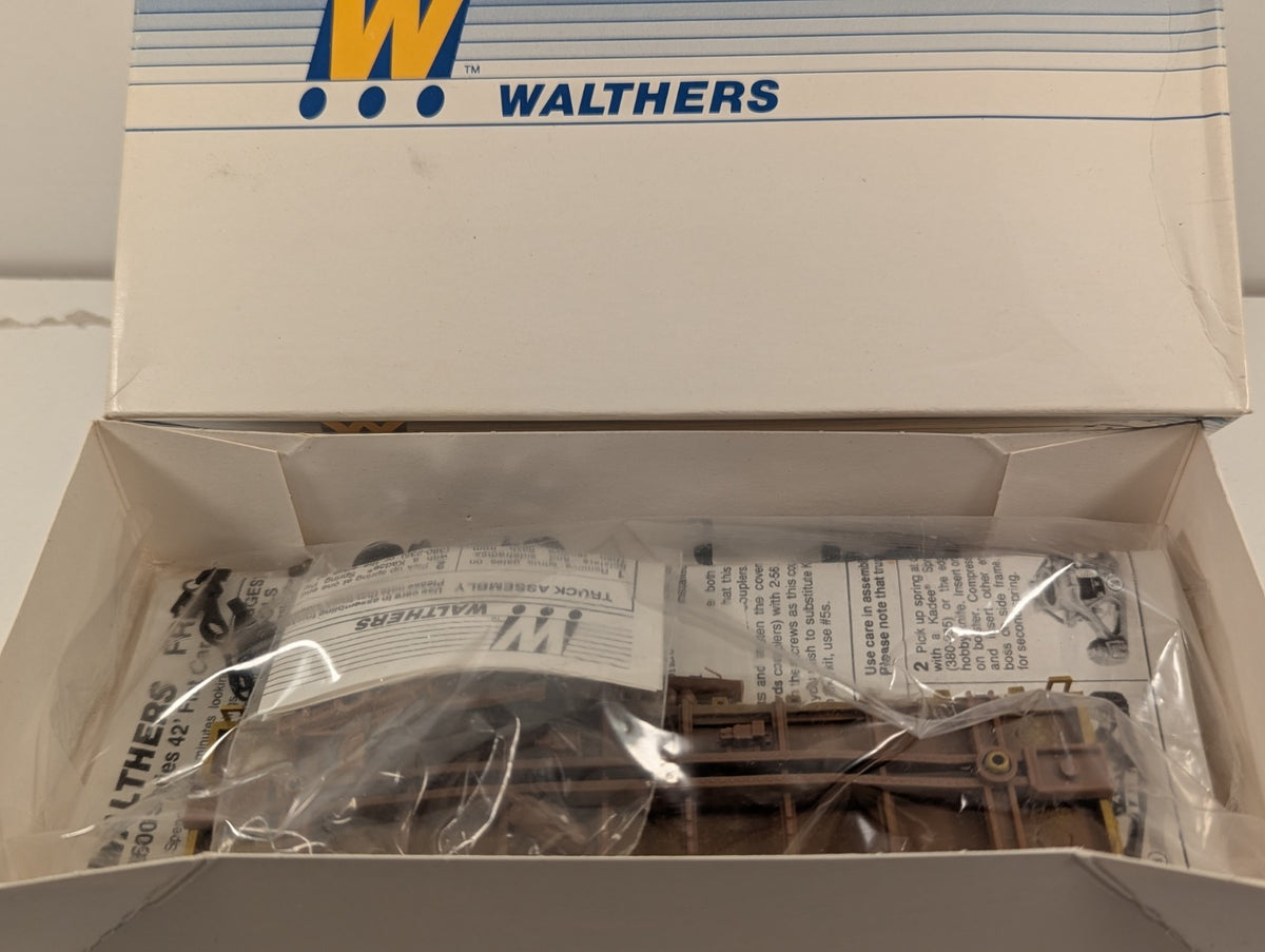 Walthers HO 42ft Flat Car With Stakes Kit