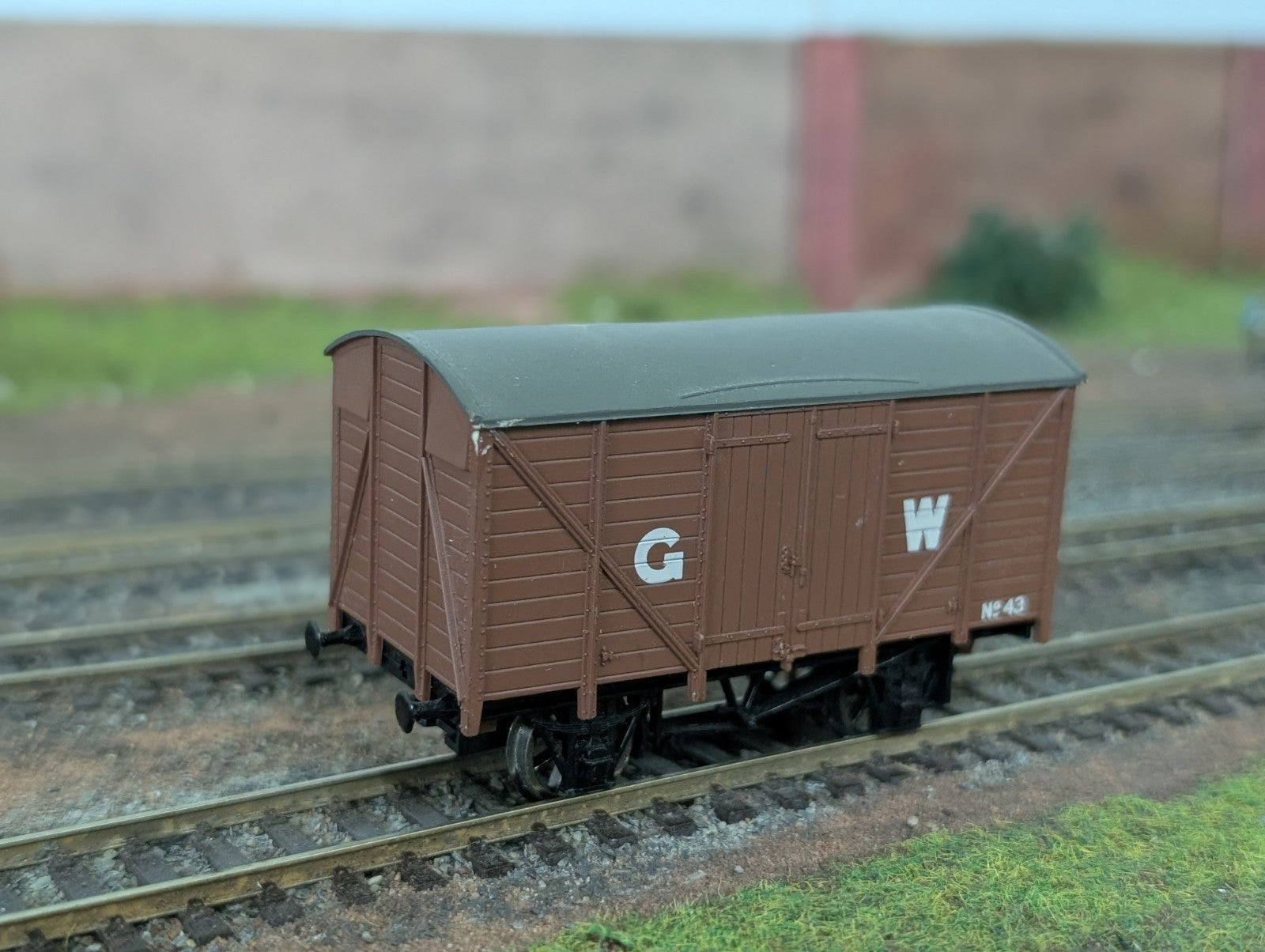 Hornby R1109 OO Gauge GWR Vent Van No 43