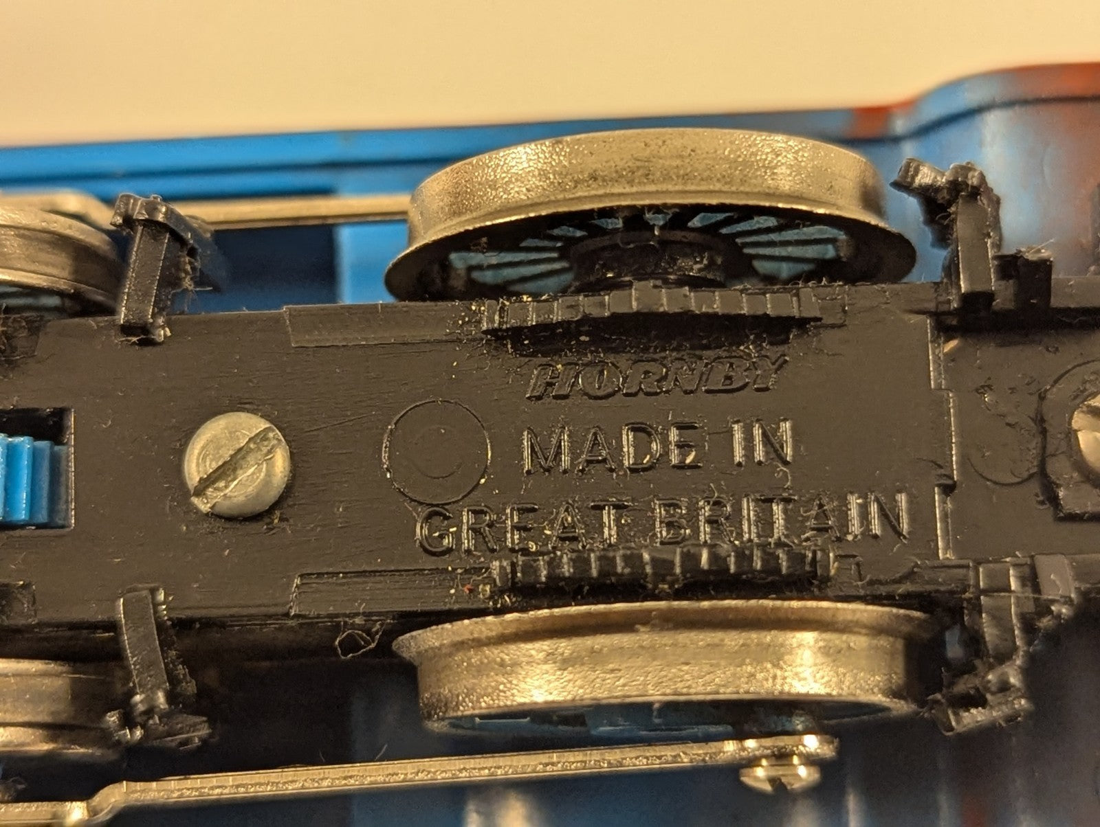 Hornby ThomastheTankEngine 0-6-0T SteamLocomotive OOGauge - Missing Buffer heads