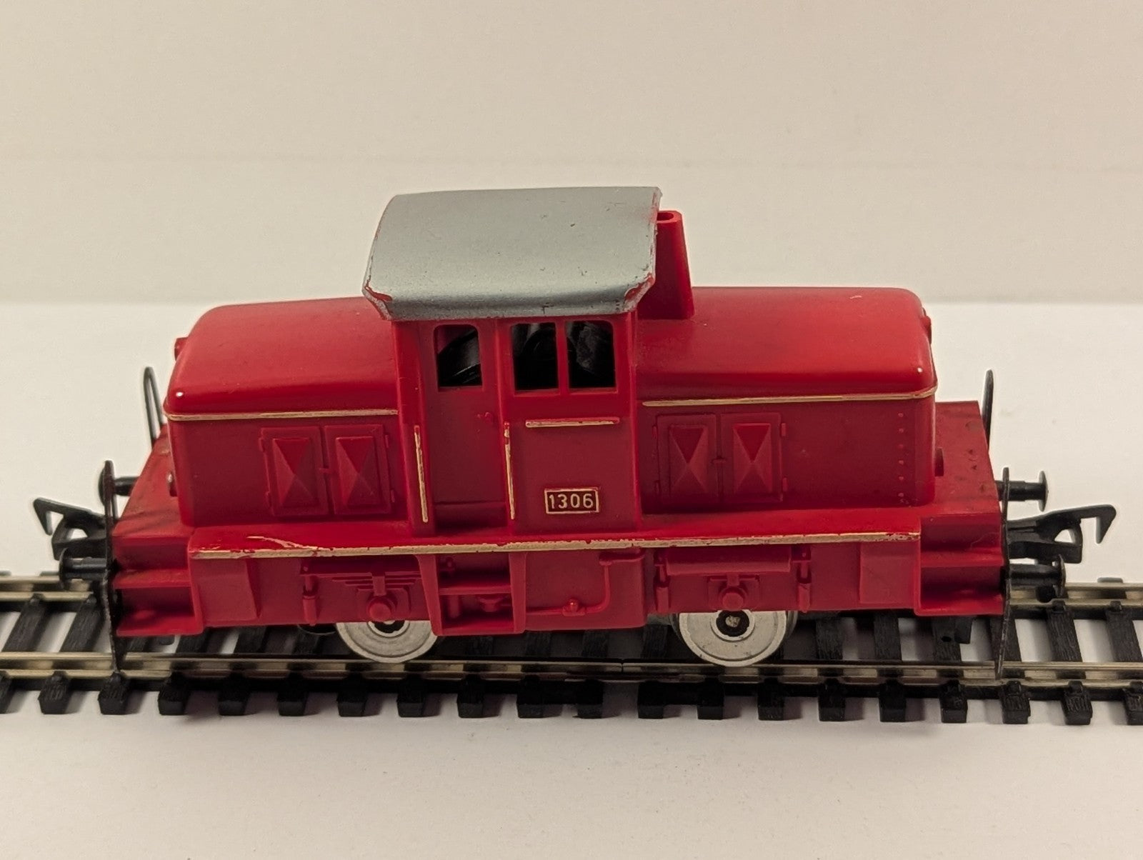 Fleischmann HO Gauge O&K Diesel Shunter Locomotive 1306 Red