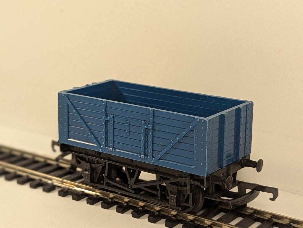 Hornby OO Gauge 5-Plank Open Wagon Goods Wagon Blue