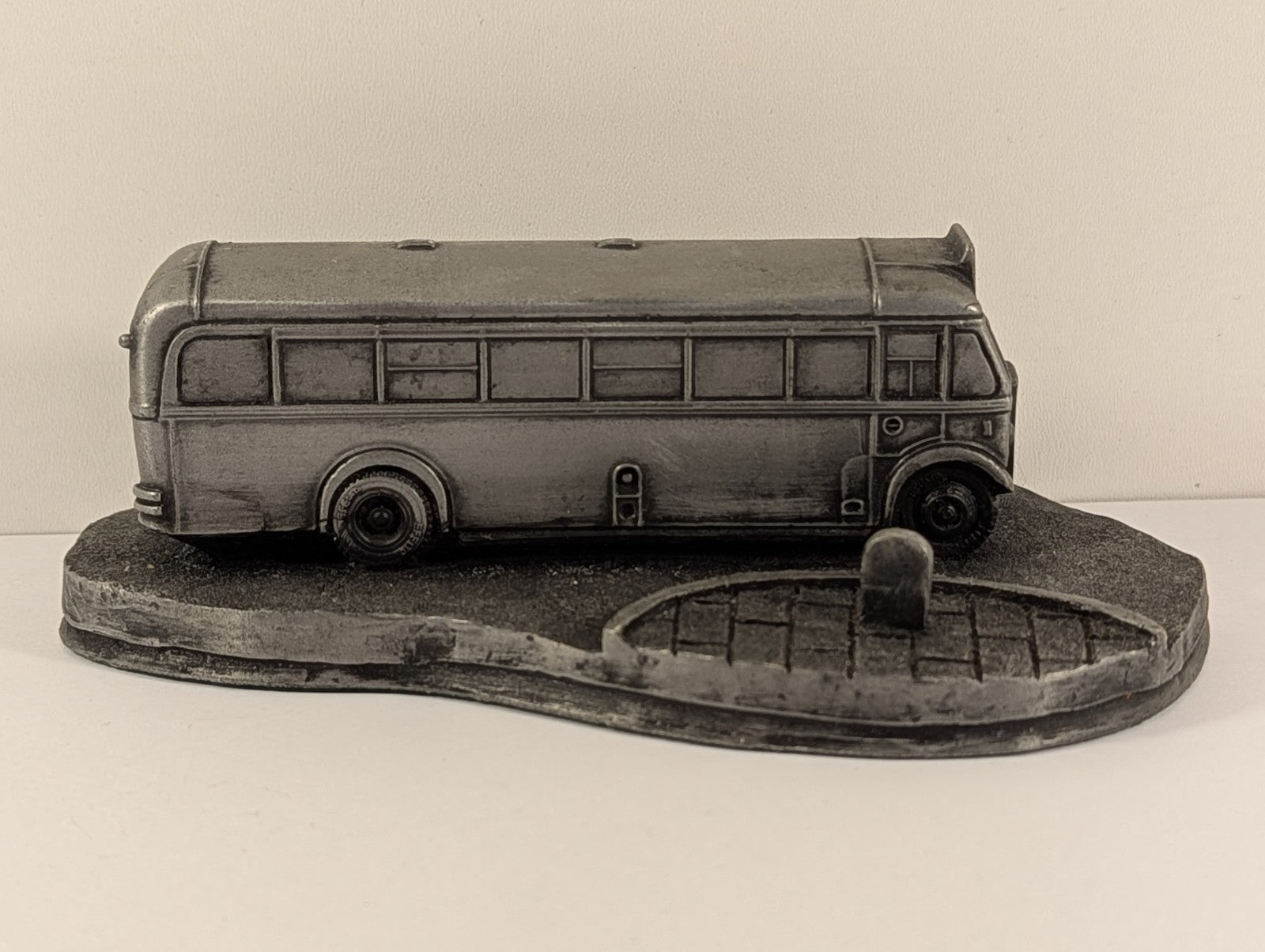 Resin Model Leyland Tiger Bus