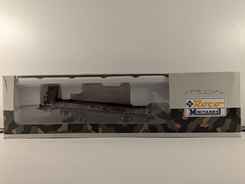 Roco HO Scale Deutsche Reichsbahn Stuttgart R10 Flat Wagon with Brakeman's Cab