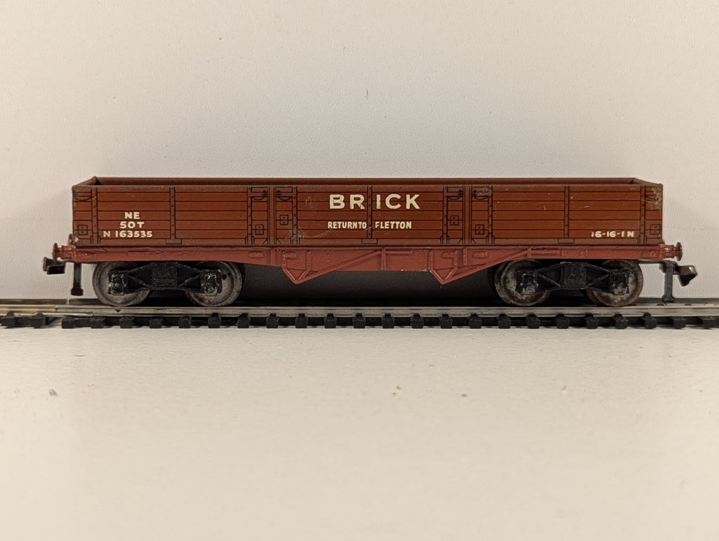 Hornby Dublo 32050 OO Gauge High Capacity Bogie Brick Wagon - Wrong Box