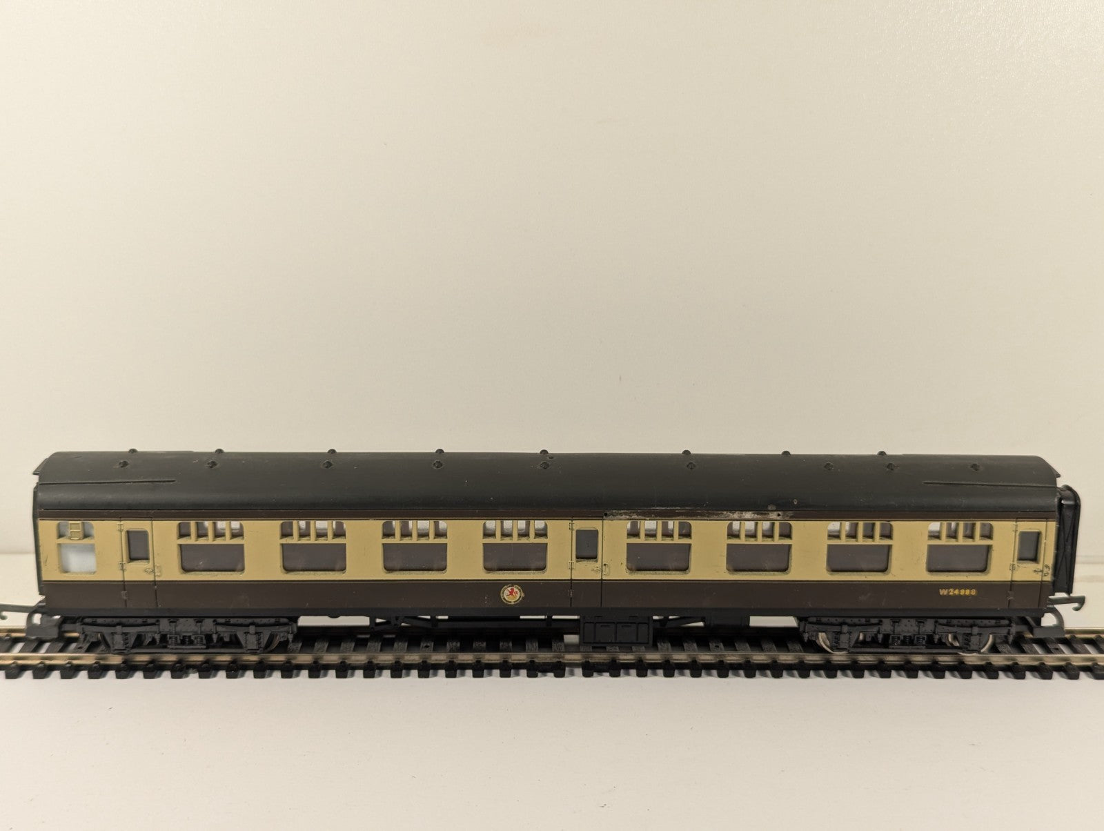 Lima 305333 OO Gauge BR Mk1 Brake 2nd Corridor Coach