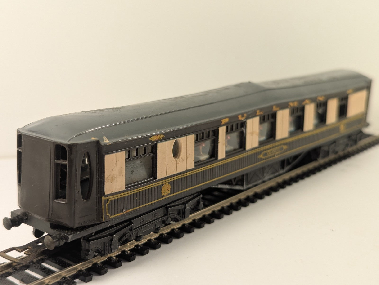 Graham Farish OO Gauge Pullman Parlour Coach