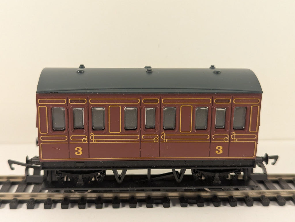 Hornby OO Gauge LMS 4-Wheel Coach Maroon