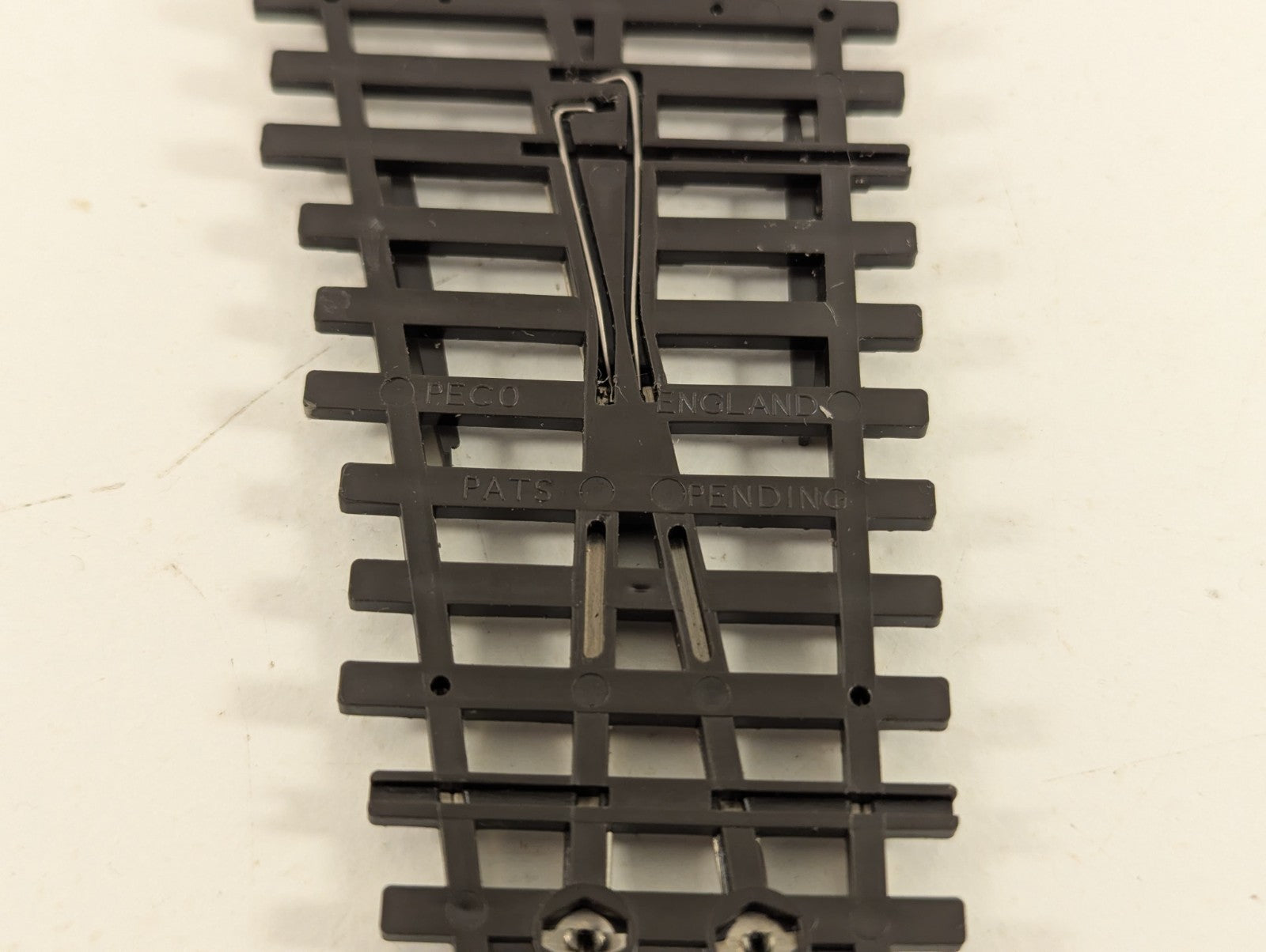 Peco Streamline OO/HO Small Radius Right Hand Point