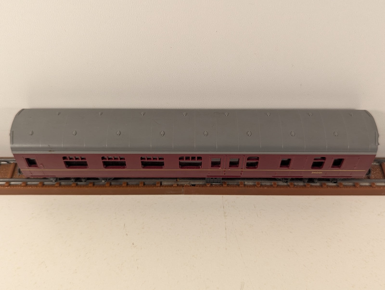 Tri-ang TT Gauge BR Mk1 Corridor Brake Second Coach
