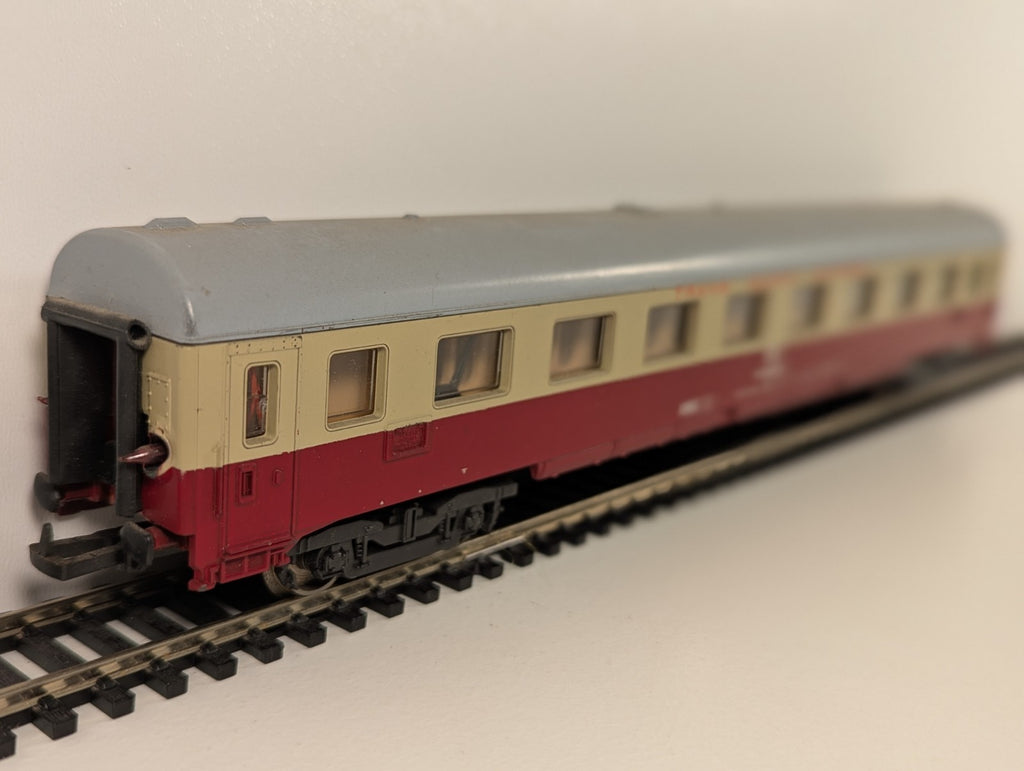Roco 4294 Bm 2nd Class Passenger Coach – DB – No. 51 80 22-30