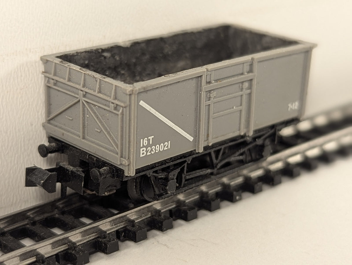 Minitrix N Gauge 16 Ton Mineral Wagon B239021 BR Grey