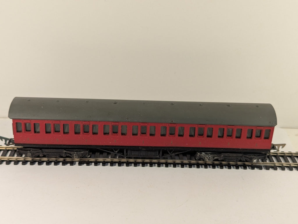 Graham Farish OO Gauge 1st Class Suburban Coach Maroon Boxed