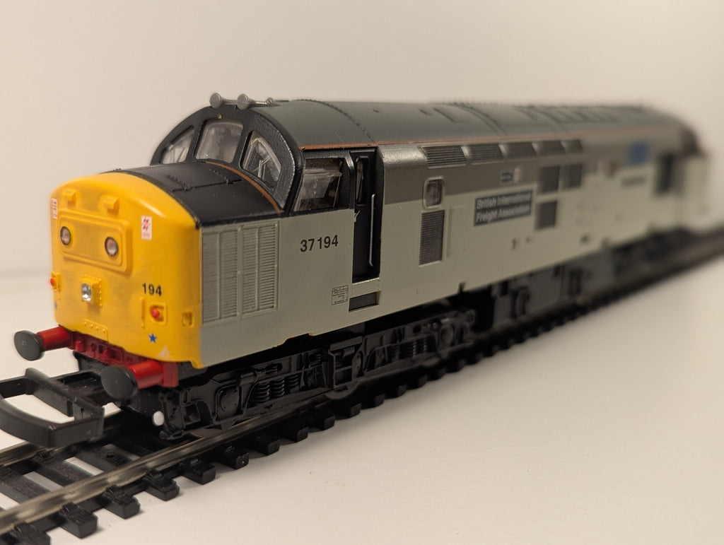 Lima 204985 Class 37 No.37194 – British International Freight Association