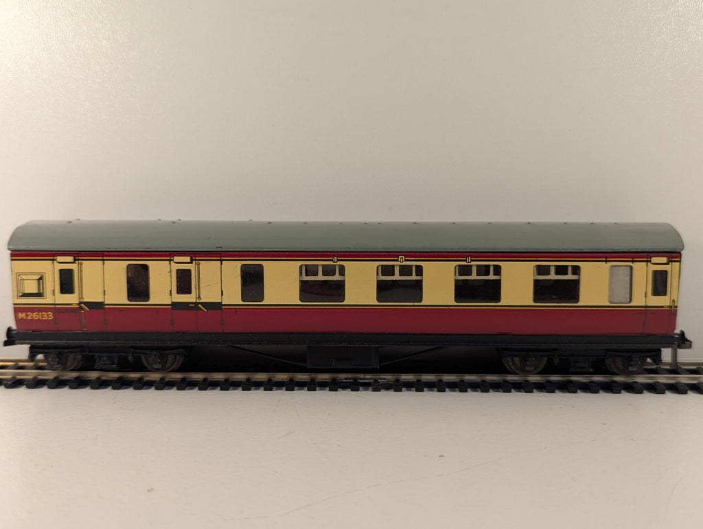 Hornby Dublo OO Gauge M26133 Brake Coach Crimson & Cream