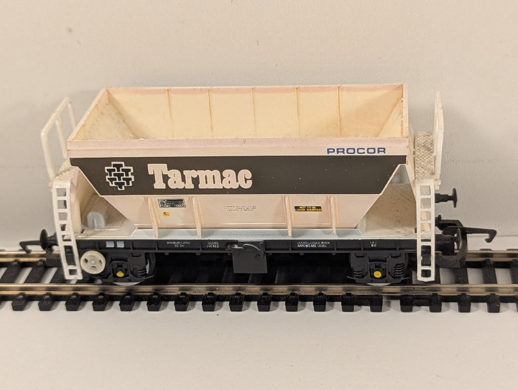 Hornby R013 OO Gauge PGA Tarmac Hopper Wagon