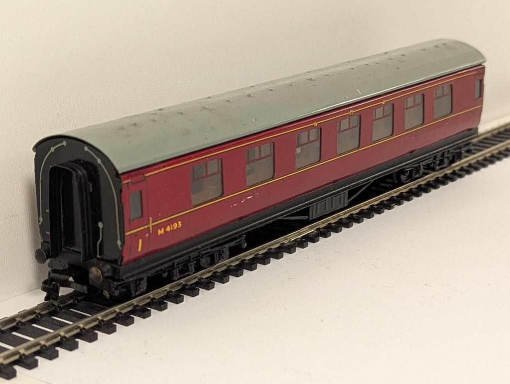 Hornby Dublo OO Gauge Stanier Composite Coach BR Maroon