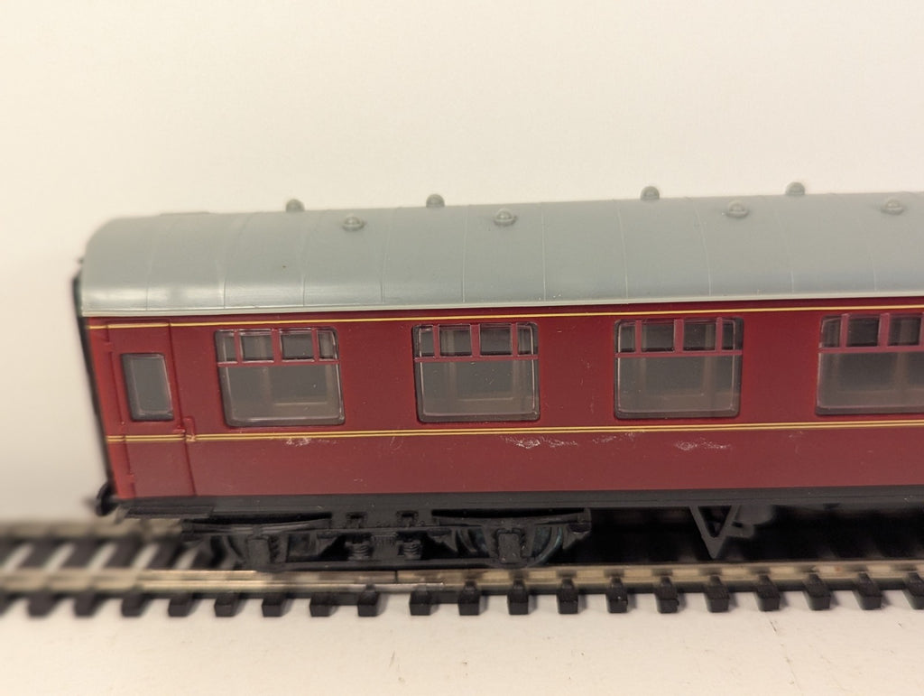 Hachette OO Gauge BR Mk1 Composite Corridor Coach Maroon (Needs a Clean)