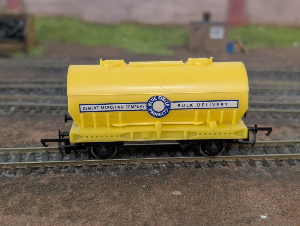 Hornby R564  PCV CEMFLO Cement Wagon 'Blue Circle Cement'
