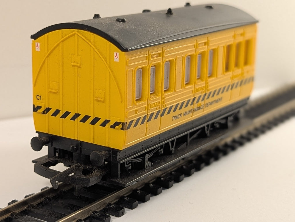 Hornby OO Gauge R333 Track Maintenance Department 4-Wheel Coach