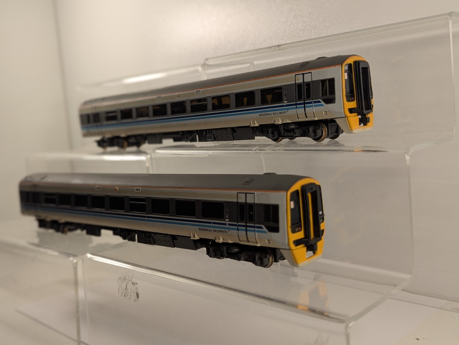 Bachmann OO Gauge Class 158 Diesel Multiple Unit 52791 & 57791 Regional Livery