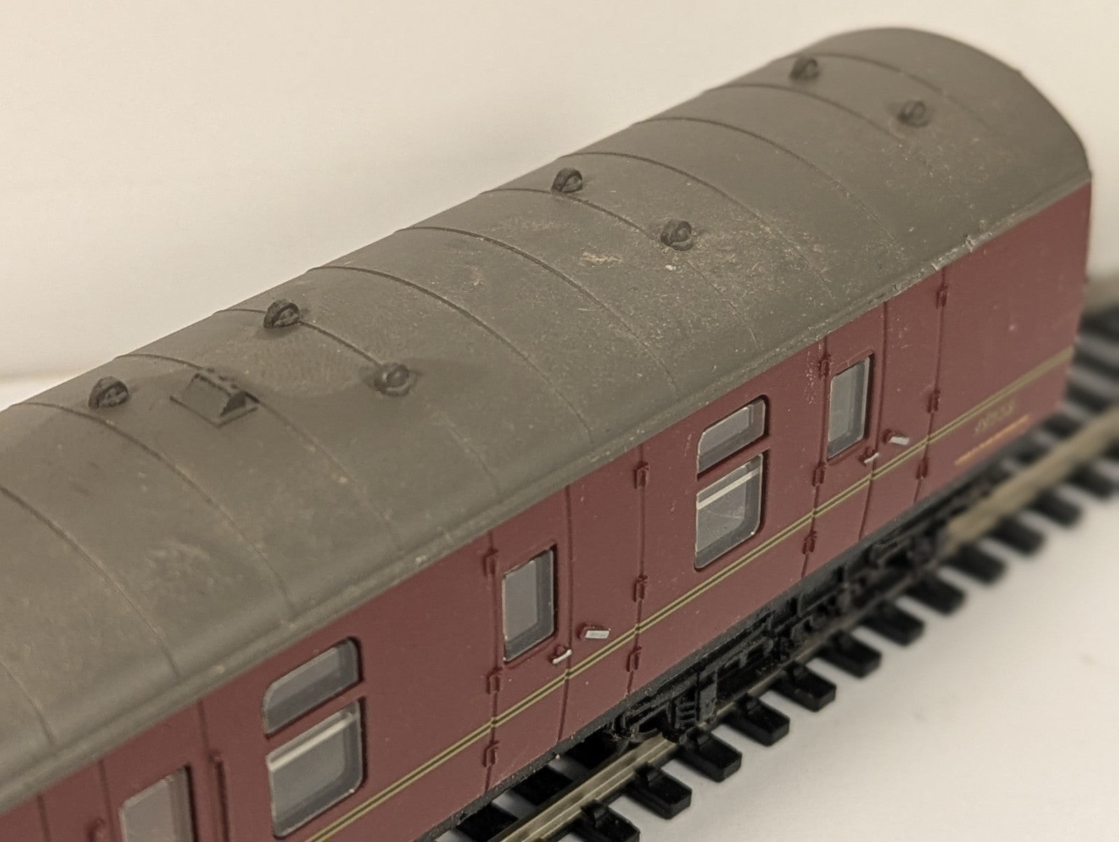 Hornby OO Gauge R4935 Hogwarts Railways Mk1 BSK 99723 (Needs a Clean)