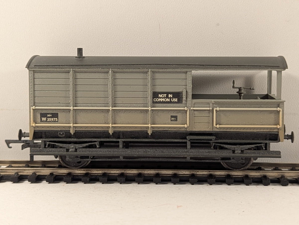 Bachmann OO Gauge GWR 20 Ton Toad Brake Van Goods Wagon W 35975 BR Grey