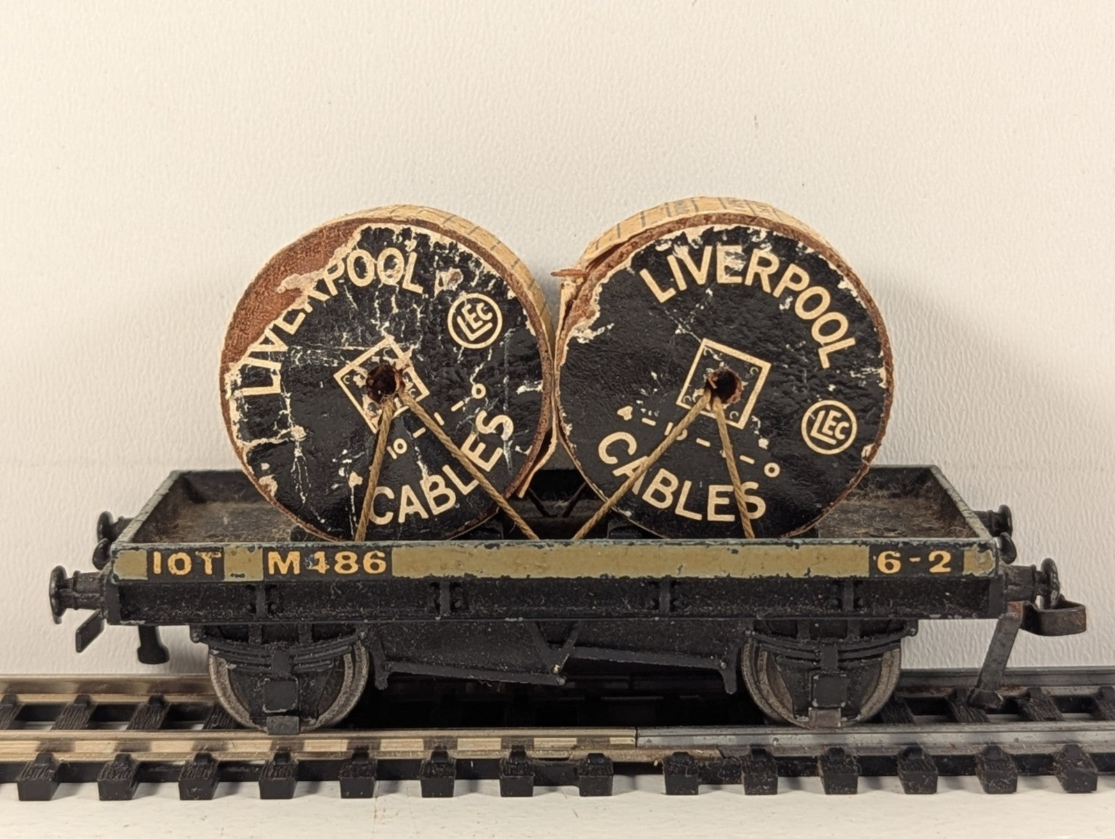 Hornby Dublo 32086 OO Gauge 10 Ton Low-Sided Wagon
