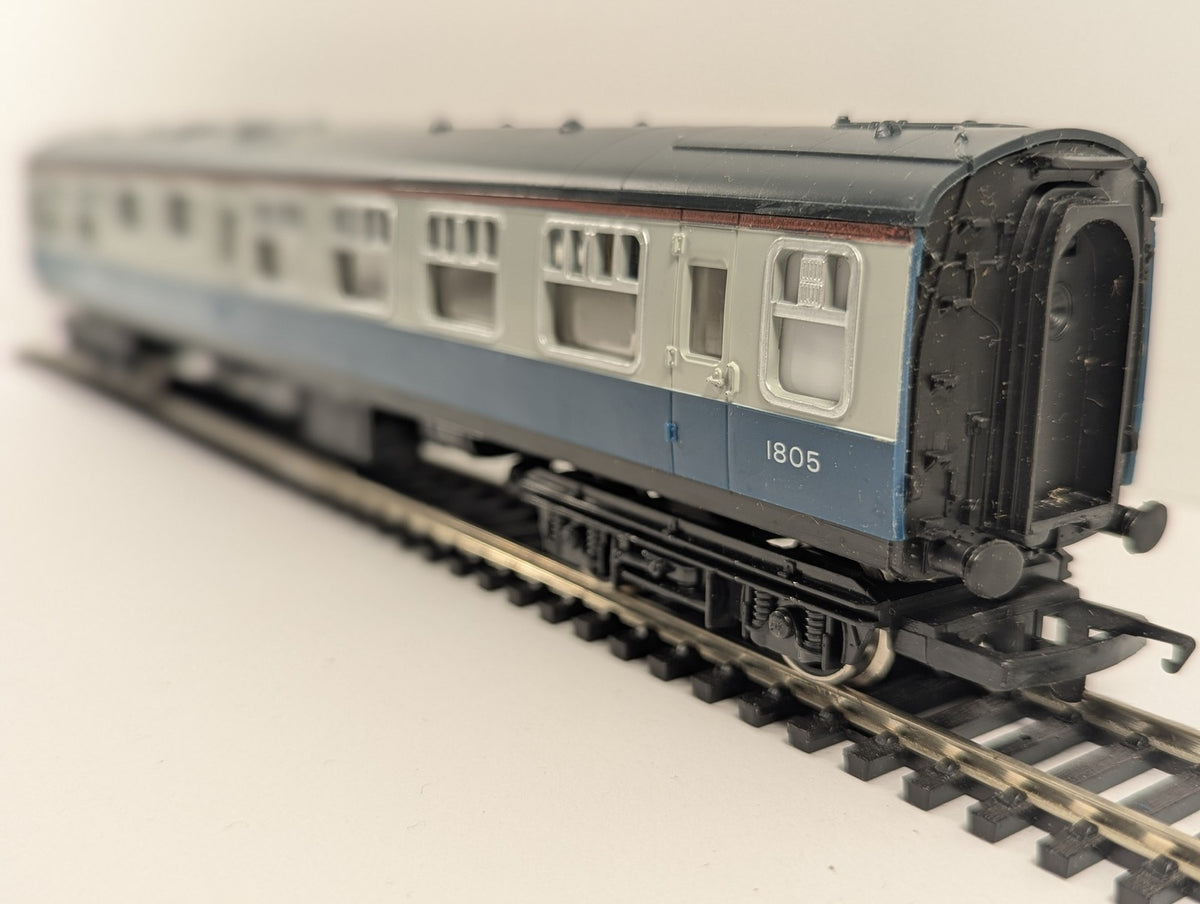 Hornby OO Gauge BR Mk1 Buffet Car Passenger Coach 1805 BR Blue & Grey R.923