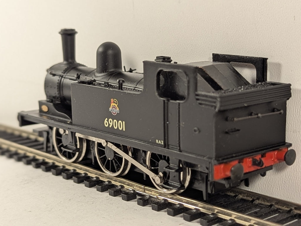 Mainline OO Gauge Class N2 0-6-2T Steam Locomotive 69001 BR Black