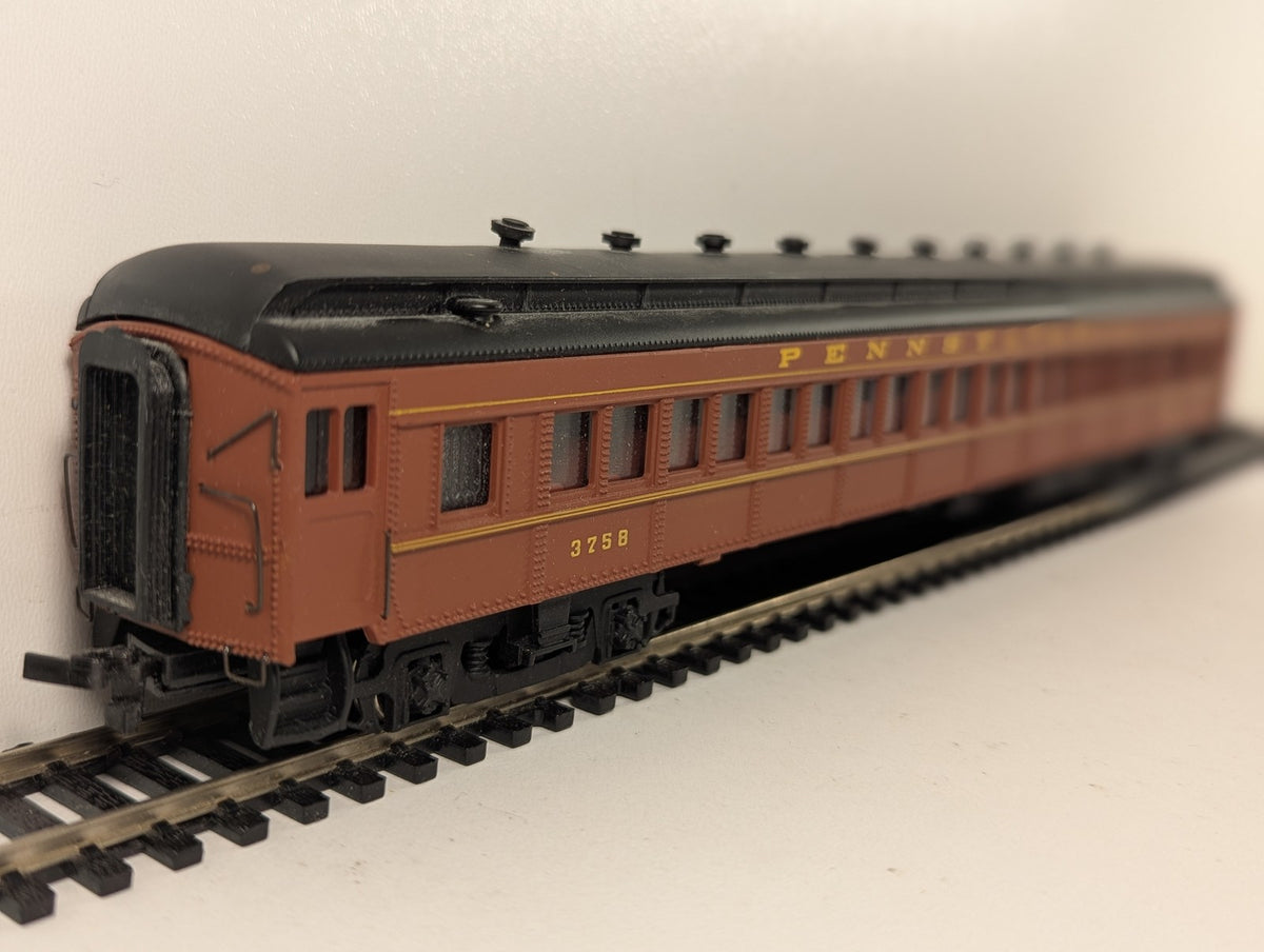 Bachmann HO Gauge Pennsylvania Railroad Heavyweight Coach Passenger Coach 3758