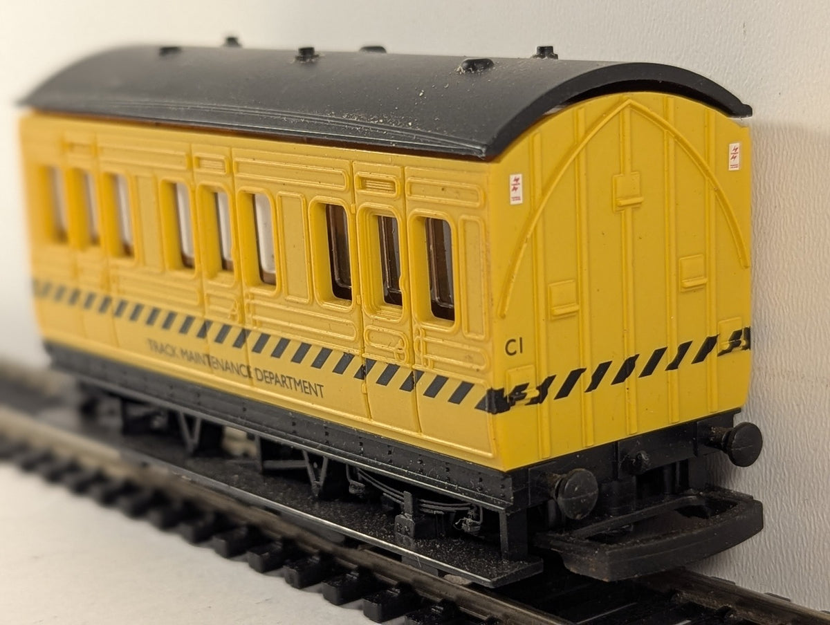 Hornby OO Gauge Track Maintenance Department 4-Wheel Coach Passenger Coach C1