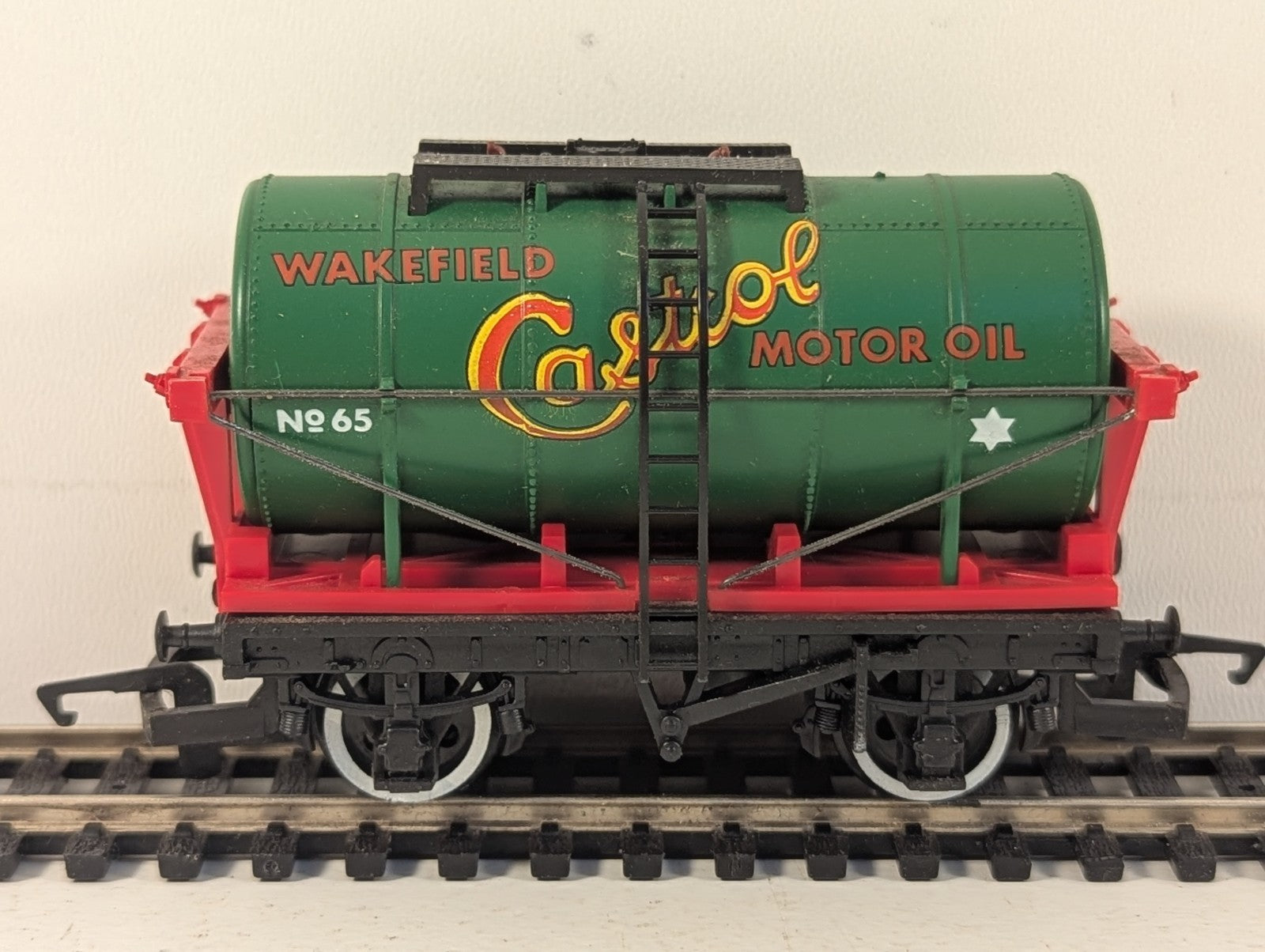 Hornby Railways R.127 Castrol Tank Wagon