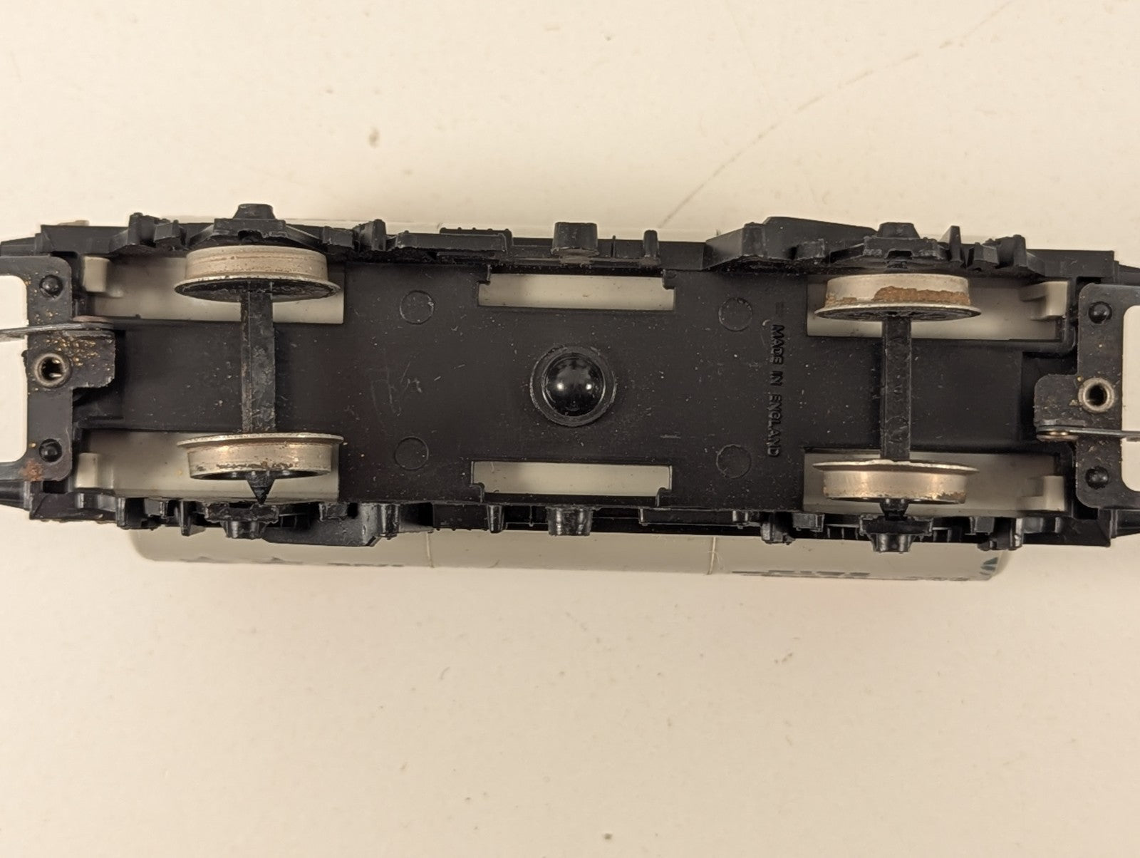 Hornby OO Gauge Shell Tank Wagon 500 Shell Grey