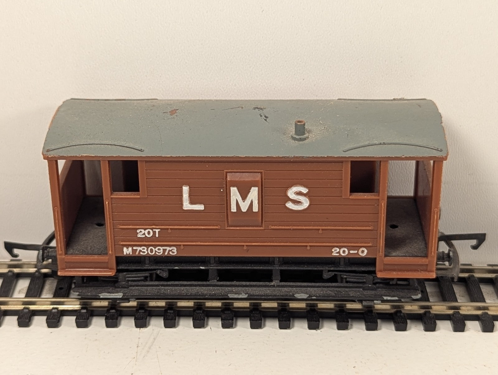 G&R Wrenn OO Gauge 20 Ton Brake Van LMS Bauxite