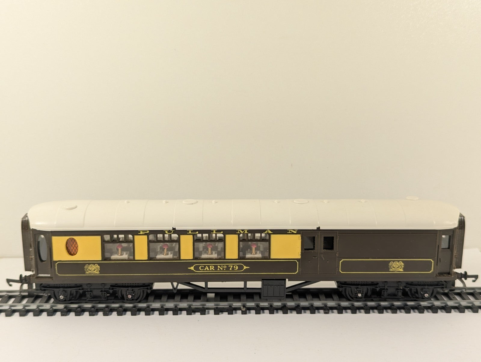 Tri-ang Railways R328 OO Gauge Pullman Brake No.79 2nd Class Coach - boxed