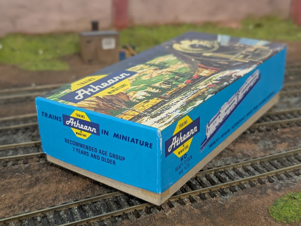 Athearn HO Gauge 1201 Gulf Mobile & Ohio 40FT Box Car