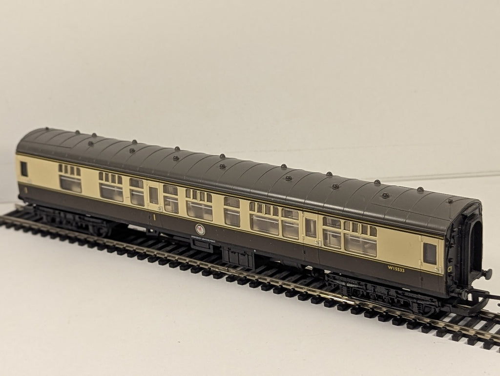 Hornby OO Gauge Collett Corridor Composite Coach Passenger Coach W15533