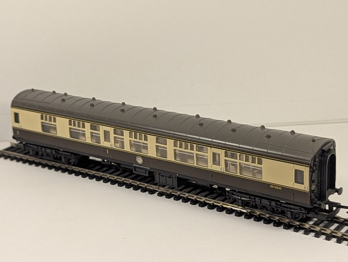 Hornby OO Gauge Collett Corridor Composite Coach Passenger Coach W15533