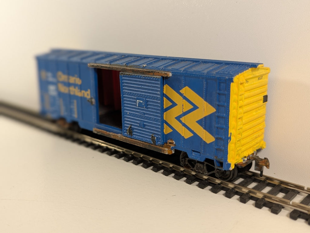 Roundhouse – Ontario Northland 50' Plug-Door Boxcar (H0 Gauge)