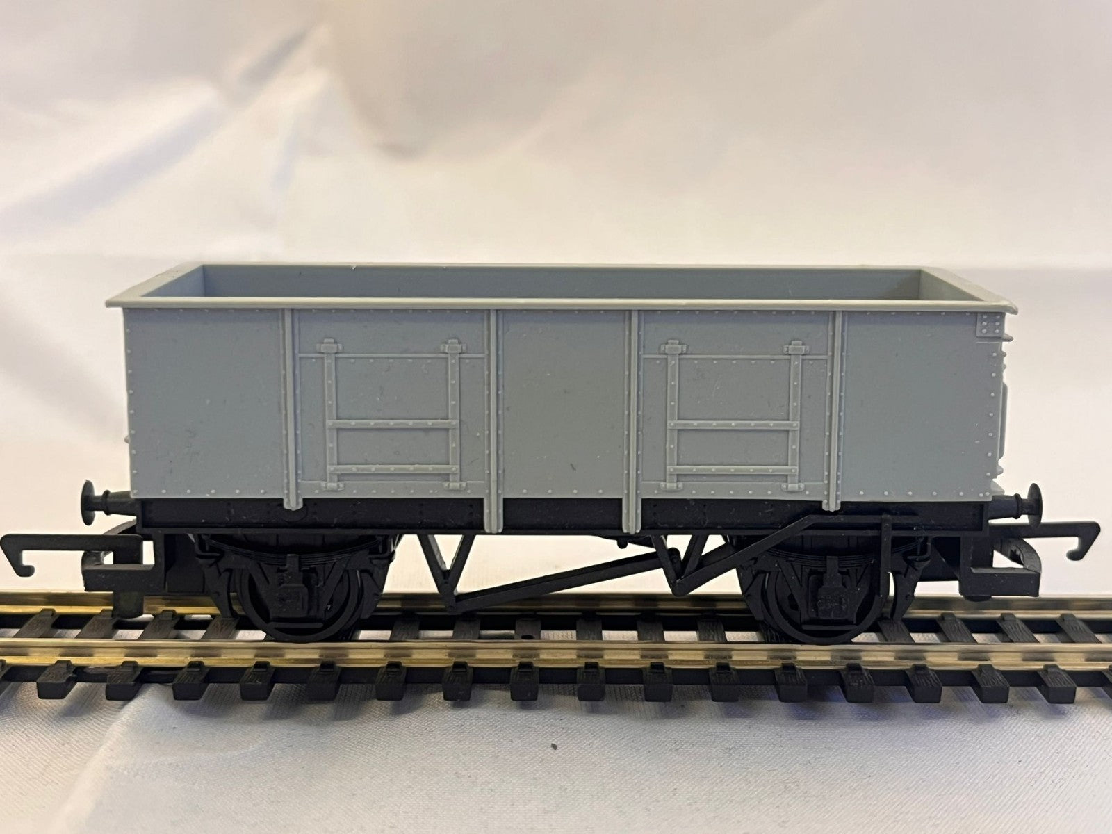 Hornby Large Grey Mineral Wagon