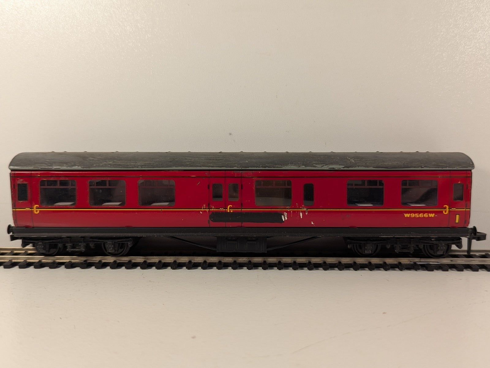 Hornby Dublo BR Mk1 Restaurant Composite Coach OO Gauge