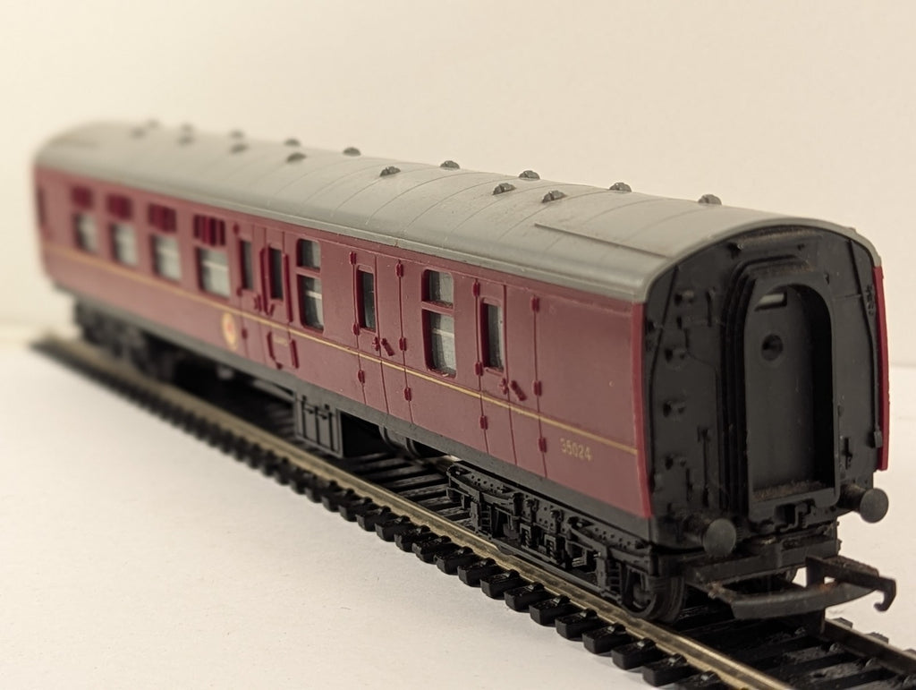 Tri-ang OO Gauge BR Mk1 Brake Coach Maroon